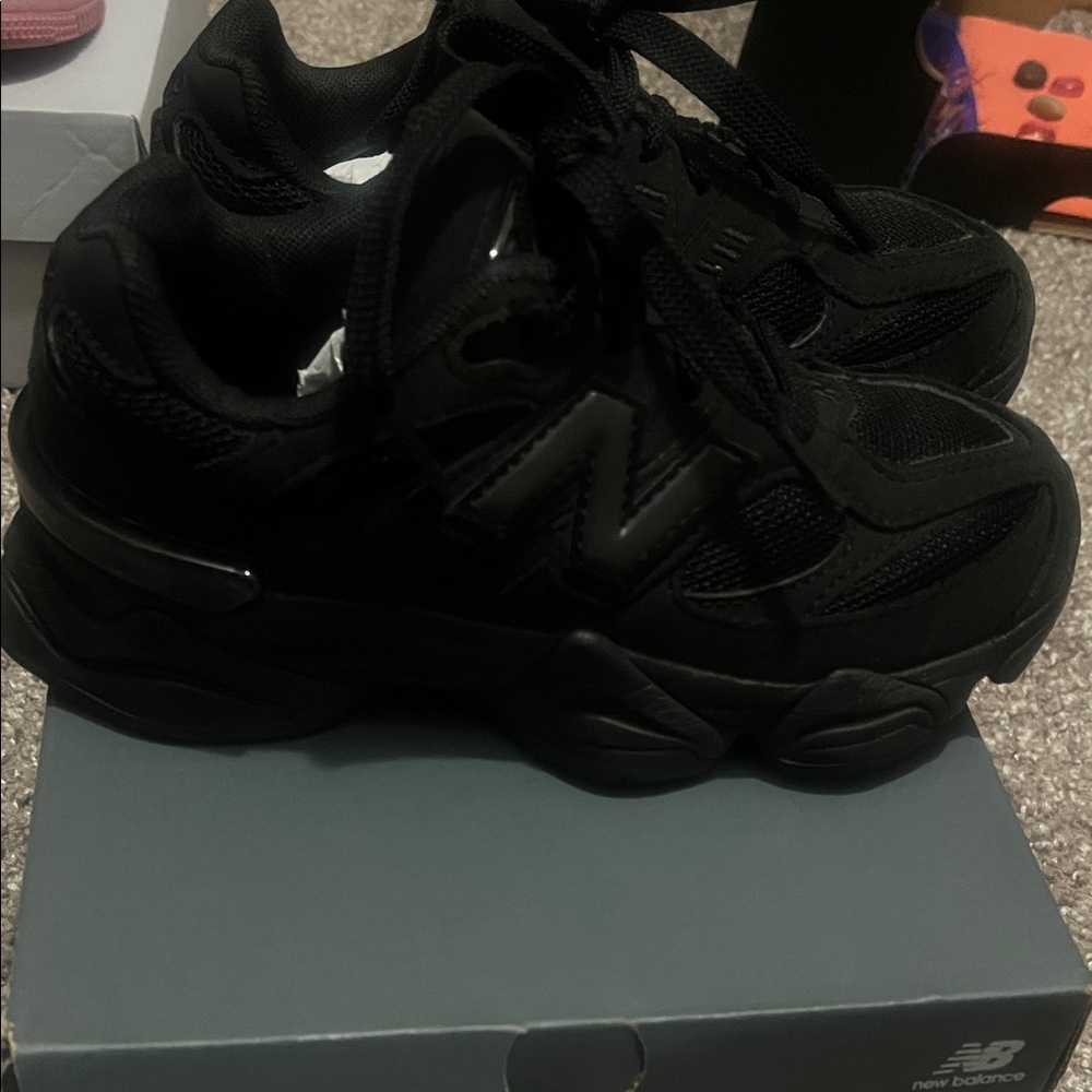 New Balance Kids Black Sneakers - Picture 2 of 4